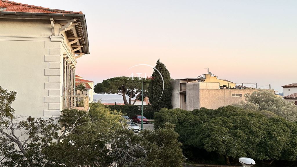 Appartement Appartement SAINTE MAXIME 700000€ AZUR TRANSACTIONS IMMOBILIERES Appartement Appartement SAINTE MAXIME 700000€ AZUR TRANSACTIONS IMMOBILIERES