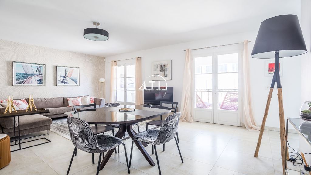 Appartement Appartement ST TROPEZ 1640000€ AZUR TRANSACTIONS IMMOBILIERES Appartement Appartement ST TROPEZ 1640000€ AZUR TRANSACTIONS IMMOBILIERES