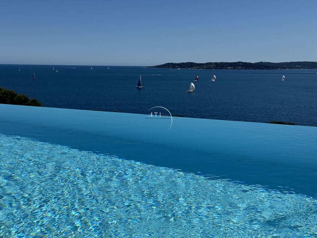 Villa SAINTE MAXIME 5600000€ AZUR TRANSACTIONS IMMOBILIERES