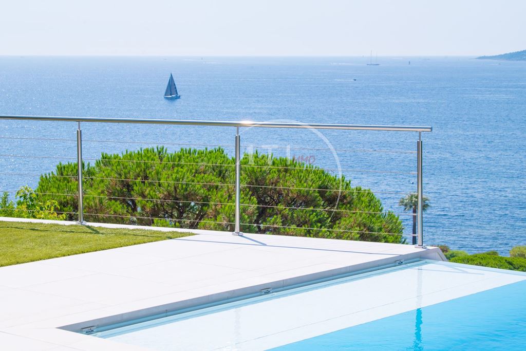 Villa SAINTE MAXIME 5600000€ AZUR TRANSACTIONS IMMOBILIERES Villa SAINTE MAXIME 5600000€ AZUR TRANSACTIONS IMMOBILIERES